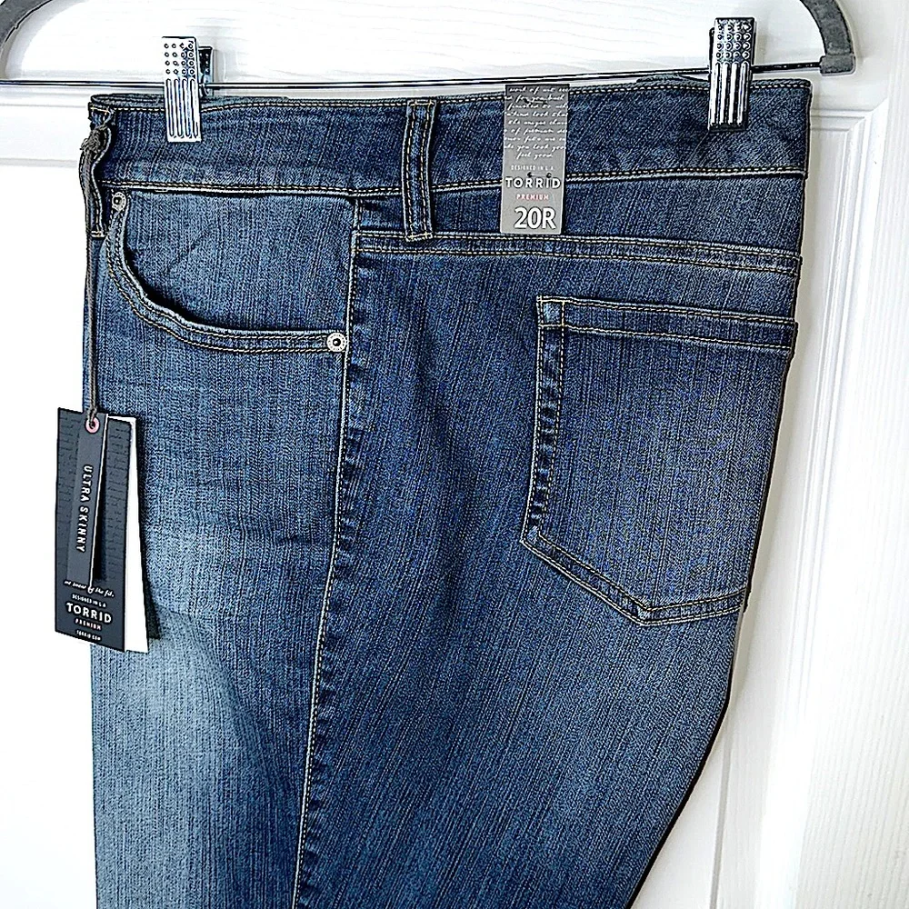 Don’t miss OUT 👀! NWT - fresh pair of skinny 👖 anyone? These are premium ultra - Picture 8 of 16